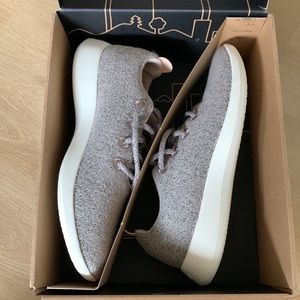 Mens size 11 Allbirds wool runners